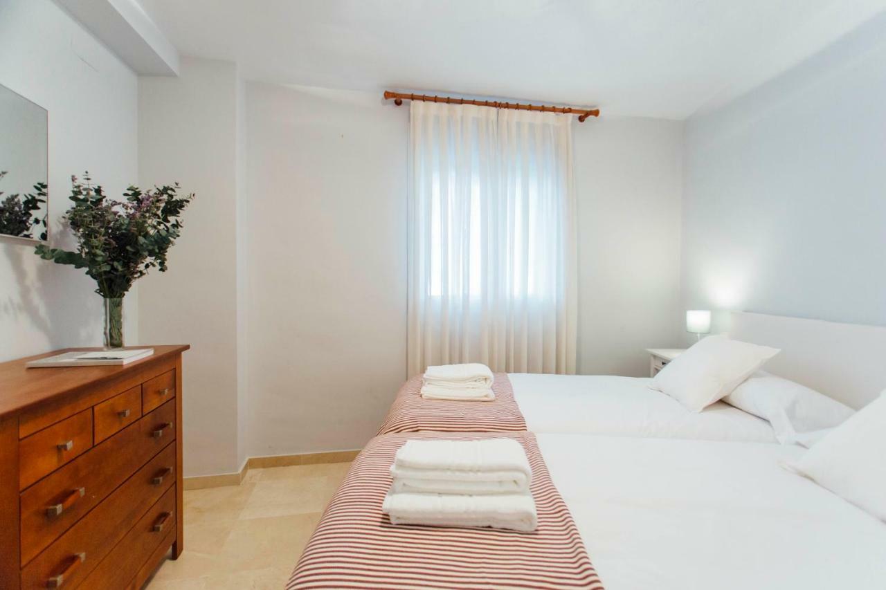 One & Lux- Lagar Apartment Seville Exterior photo