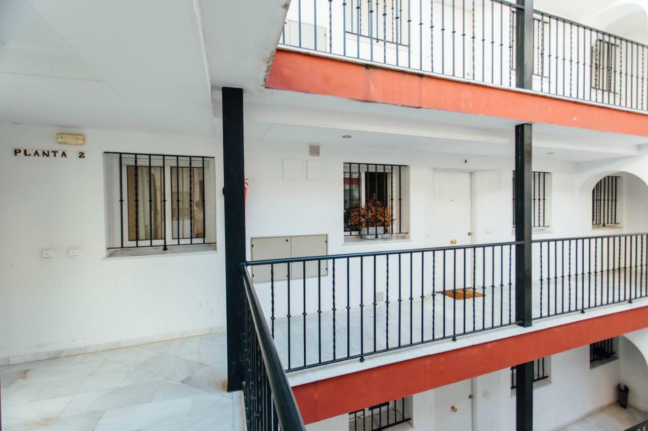 One & Lux- Lagar Apartment Seville Exterior photo